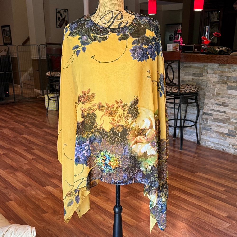 Size medium yellow floral overlay top with attached tank underneath